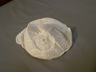 Clothing - FRIEDA KAHLAND COLLECTION: WHITE MUSLIN BABIES BONNET