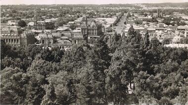 Photograph - LA TROBE UNIVERSITY BENDIGO COLLECTION: BENDIGO STREETSCAPE