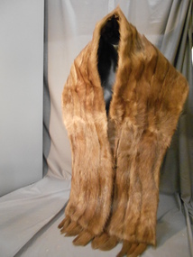 Clothing - BARBARA GALLAGHER COLLECTION: FOX FUR STOLE, 20/08/1960