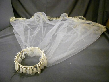 Clothing - BARBARA GALLAGHER COLLECTION: SHOULDER LENGTH WEDDING VEIL, 20/08/1960
