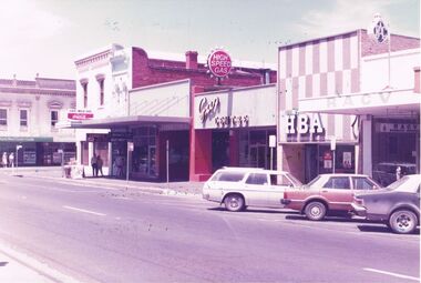 Photograph - CASTLEMAINE GAS COMPANY COLLECTION: PHOTO PALL MALL