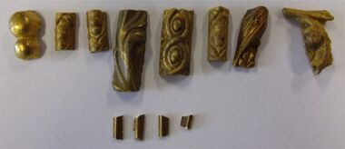 Functional object - SMALL PLASTER MOULDING - GOLD COLOUR