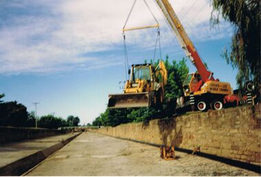 Photograph - CASTLEMAINE GAS COMPANY COLLECTION: PHOTO CRANE