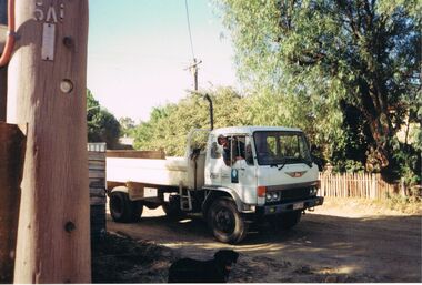 Photograph - CASTLEMAINE GAS COMPANY COLLECTION: PHOTO TRUCK
