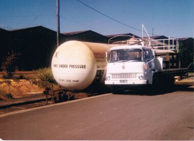 Photograph - CASTLEMAINE GAS COMPANY COLLECTION: PHOTO TRUCK