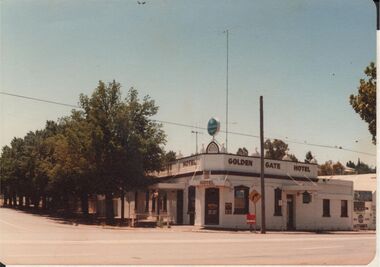 Photograph - BENDIGO HOTEL COLLECTION:  GOLDEN GATE HOTEL, HIGH STREET, BENDIGO