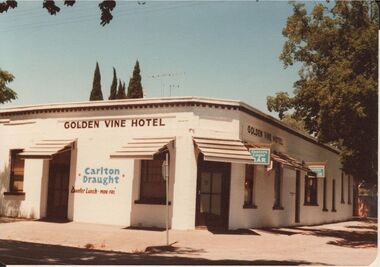Photograph - BENDIGO HOTEL COLLECTION:  GOLDEN VINE HOTEL, MYRTLE STREET, GOLDEN SQUARE