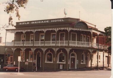 Photograph - BENDIGO HOTEL COLLECTION:  RIFLE BRIGADE HOTEL