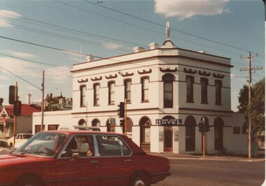 Photograph - BENDIGO HOTEL COLLECTION:  PARK VIEW HOTEL
