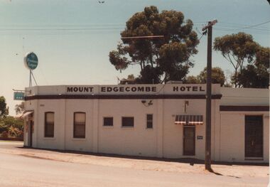 Photograph - BENDIGO HOTEL COLLECTION:  MOUNT EDGECOMBE HOTEL