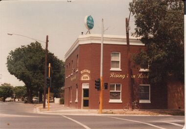 Photograph - BENDIGO HOTEL COLLECTION:  RISING SUN HOTEL, BENDIGO
