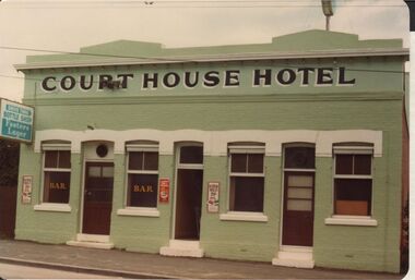 Photograph - BENDIGO HOTEL COLLECTION:  COURT HOUSE HOTEL, SAILORS GULLY ROAD, EAGLEHAWK