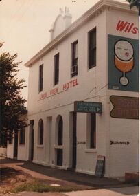 Photograph - BENDIGO HOTEL COLLECTION:  LAKE VIEW HOTEL, MCCRAE STREET, BENDIGO