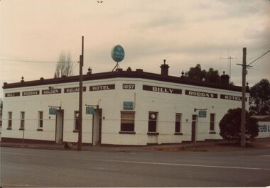 Photograph - BENDIGO HOTEL COLLECTION: GOLDEN SQUARE HOTEL, HIGH STREET, GOLDEN SQUARE