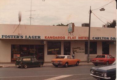 Photograph - BENDIGO HOTEL COLLECTION:  KANGAROO FLAT HOTEL, HIGH STREET,  KANGAROO FLAT
