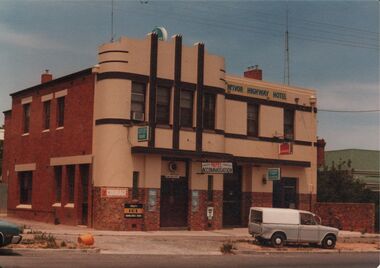 Photograph - BENDIGO HOTEL COLLECTION: MCIVOR HIGHWAY HOTEL