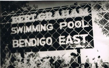 Photograph - BERT GRAHAM COLLECTION: BENDIGO EAST SWIMMING POOL