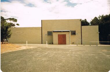 Photograph - BERT GRAHAM COLLECTION: BENDIGO EAST HALL, 1980