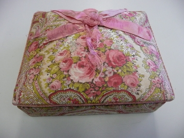Accessory - BOX OF COSTUME JEWELLERY