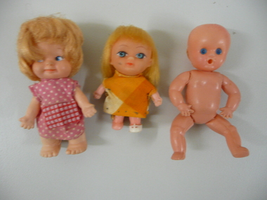 Leisure object - 3 SMALL DOLLS, 1965's