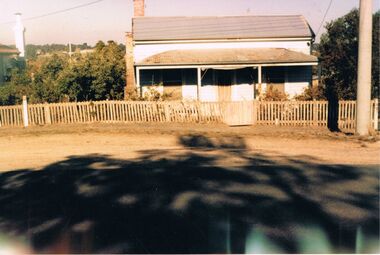 Photograph - JORDAN COLLECTION: OLD HOUSE IN BENDIGO