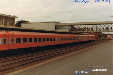 Photograph - JORDAN COLLECTION: ORANGE COLOURED TRAIN AT BENDIGO STATION, 25th July, 1982