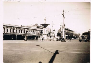 Photograph - JORDAN COLLECTION: PHOTO OF CHARING CROSS WITH THE ALEXANDRA FOUNTAIN, 1930-1940's