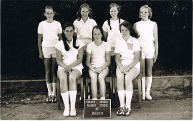 Photograph - LAUREL STREET PRIMARY SCHOOL COLLECTION: GIRLS ATHLETICS TEAM 1971