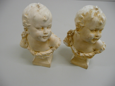 Decorative object - PAIR CHALKWARE BUSTS, 1922