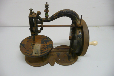Machine - HAND OPERATED SEWING MACHINE