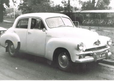 Photograph - PETER ELLIS COLLECTION: HOLDEN CAR