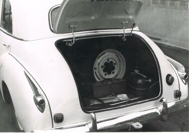 Photograph - PETER ELLIS COLLECTION: HOLDEN CAR