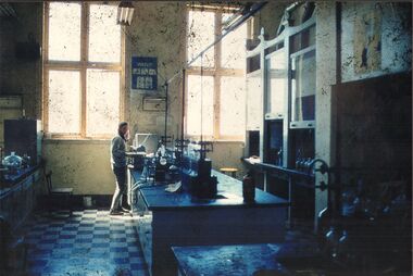 Photograph - PETER ELLIS COLLECTION: PHOTO BRIT ANALYTICAL LAB