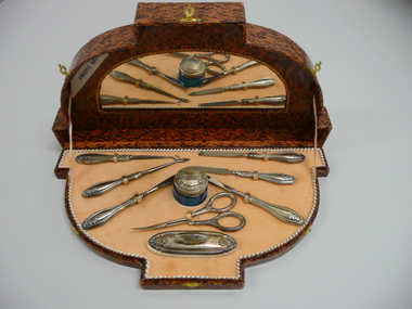 Domestic Object - FAVALORO COLLECTION: MANICURE SET