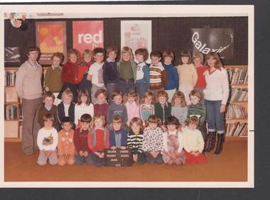 Photograph - GOLDEN SQUARE, LAUREL STREET  PRIMARY SCHOOL 1189.  GRADE 1 1978