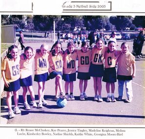 Photograph - GOLDEN SQUARE LAUREL STREET P.S. COLLECTION: PHOTOGRAPH - GRADE 3 NETBALL SODE 2005