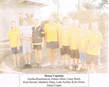 Photograph - GOLDEN SQUARE LAUREL STREET P.S. COLLECTION: PHOTOGRAPH - HOUSE CAPTAINS 2002