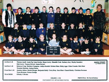 Photograph - GOLDEN SQUARE LAUREL STREET P.S. COLLECTION: PHOTOGRAPH - GSPS MAPLE STREET GRADE 2-3 R 1999