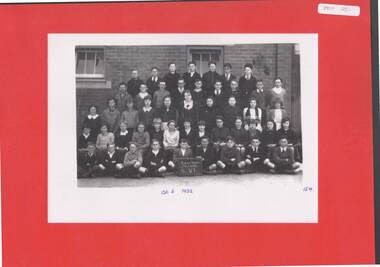 Photograph - GOLDEN SQUARE P.S. LAUREL ST. 1189 COLLECTION:  GRADE 6 1932