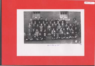 Photograph - GOLDEN SQUARE P.S. LAUREL ST. 1189 COLLECTION: PHOTO
