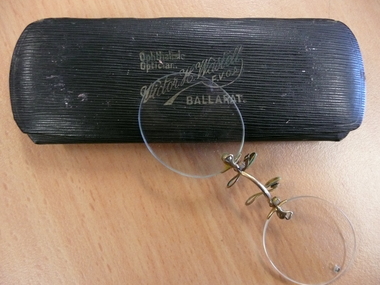 Accessory - PAIR PINCE-NEZ & CASE