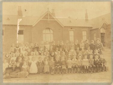 Photograph - GOLDEN SQUARE LAUREL STREET P.S. COLLECTION: PHOTO 1896-1900