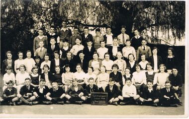 Photograph - GOLDEN SQUARE LAUREL STREET P.S. COLLECTION: GRADES 7 AND 8 1937