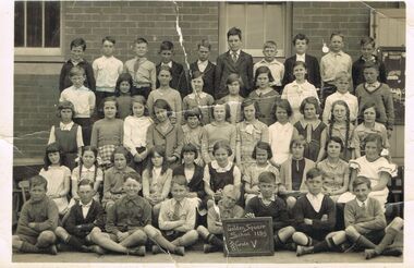 Photograph - GOLDEN SQUARE LAUREL STREET P.S. COLLECTION: GRADE 5, 1935