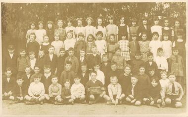Photograph - GOLDEN SQUARE LAUREL STREET P.S. COLLECTION: GRADE 3, 1925