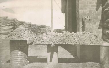 Photograph - BILL ASHMAN COLLECTION: TWO LOTS OF SCALE