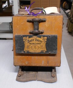 Machine - BABY DAISY: HAND OPERATED BELLOWS VACUUM CLEANE
