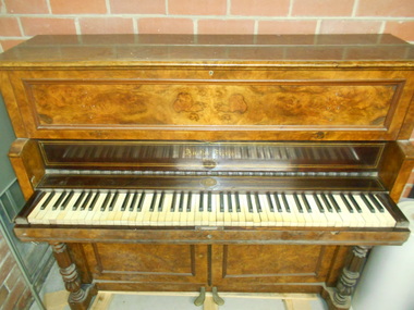 Instrument - ORGAN: OSCAR FLIGHT MEMORIAL ORGAN