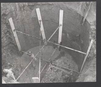 Photograph - BENDIGO HOSPITAL 1975: CONSTRUCTION
