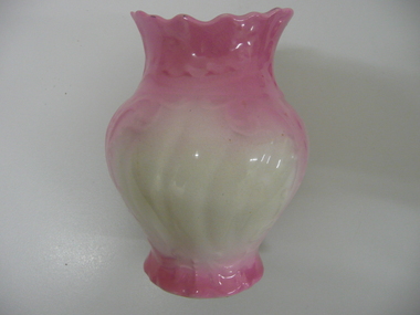 Functional object - CHINA TOOTH BRUSH HOLDER
